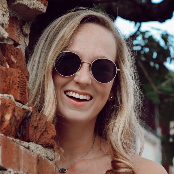 Meet your Posher, Riley - Picture 1 of 1